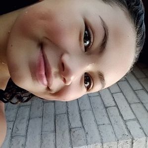 Meet your Posher, Delia